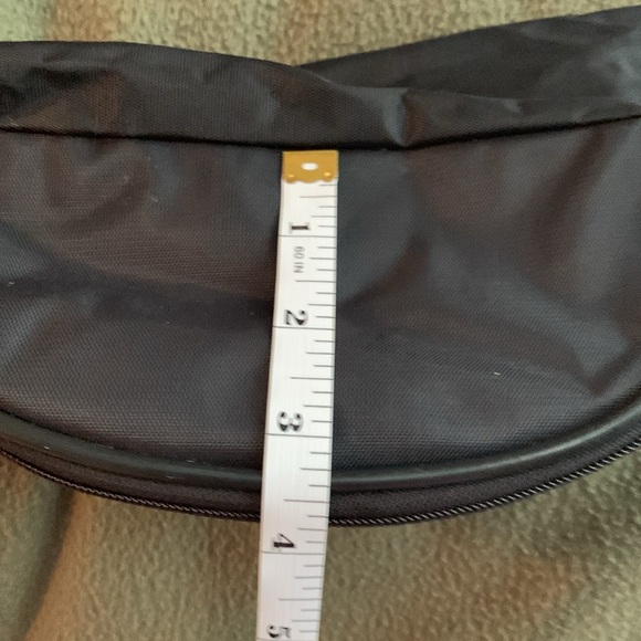 Paramount Great America black nylon fanny pack. See pictures for size - Picture 7 of 8
